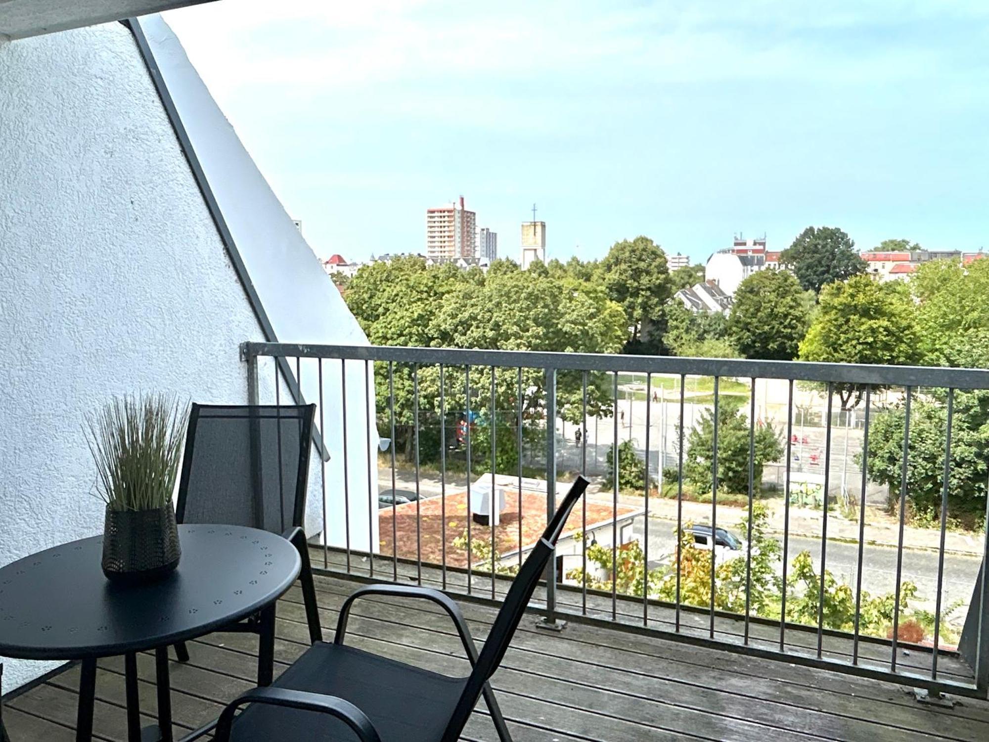 Bhv-3- Und 5-Zimmer Wohnungen Mit Terrasse, 24H Self-Check-In, Tv, Internet, Disneyplus, Waschmaschine Бремерхафен Экстерьер фото